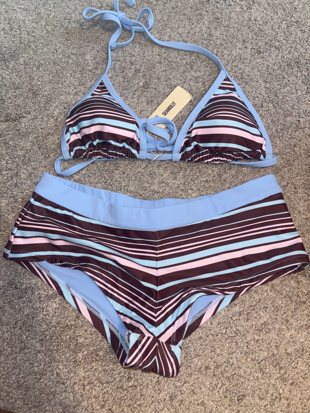 Customer photo review of Seamolly Striped Contrast Binding Cheeky Boyshorts Bikini Set