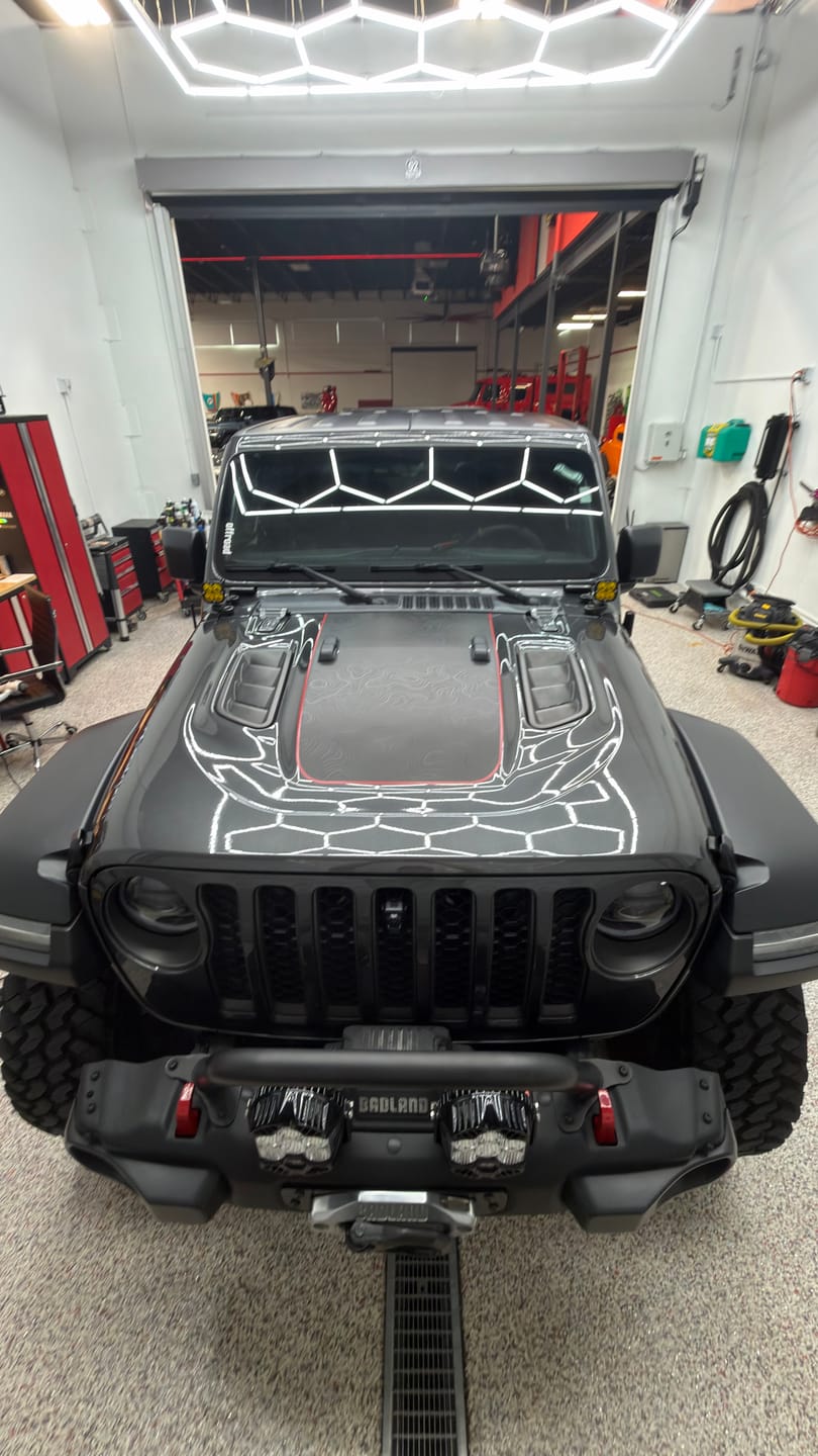 Customer photo review of Hood Graphic for RUBICON | Black Topo - fits Wrangler JL & Gladiator JT