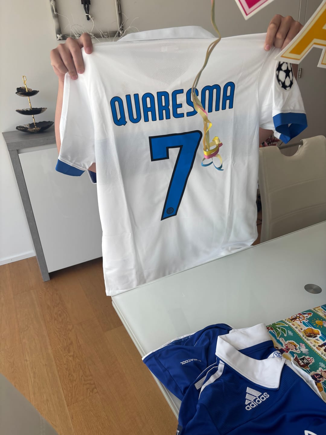 Customer photo review of Ricardo Quaresma Inter 2009/2010 White Retro Football Jersey