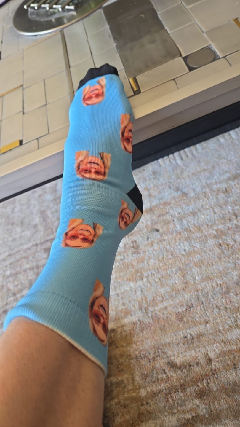 Customer photo review of FaceSock® | Gepersonaliseerde Sokken Met Foto