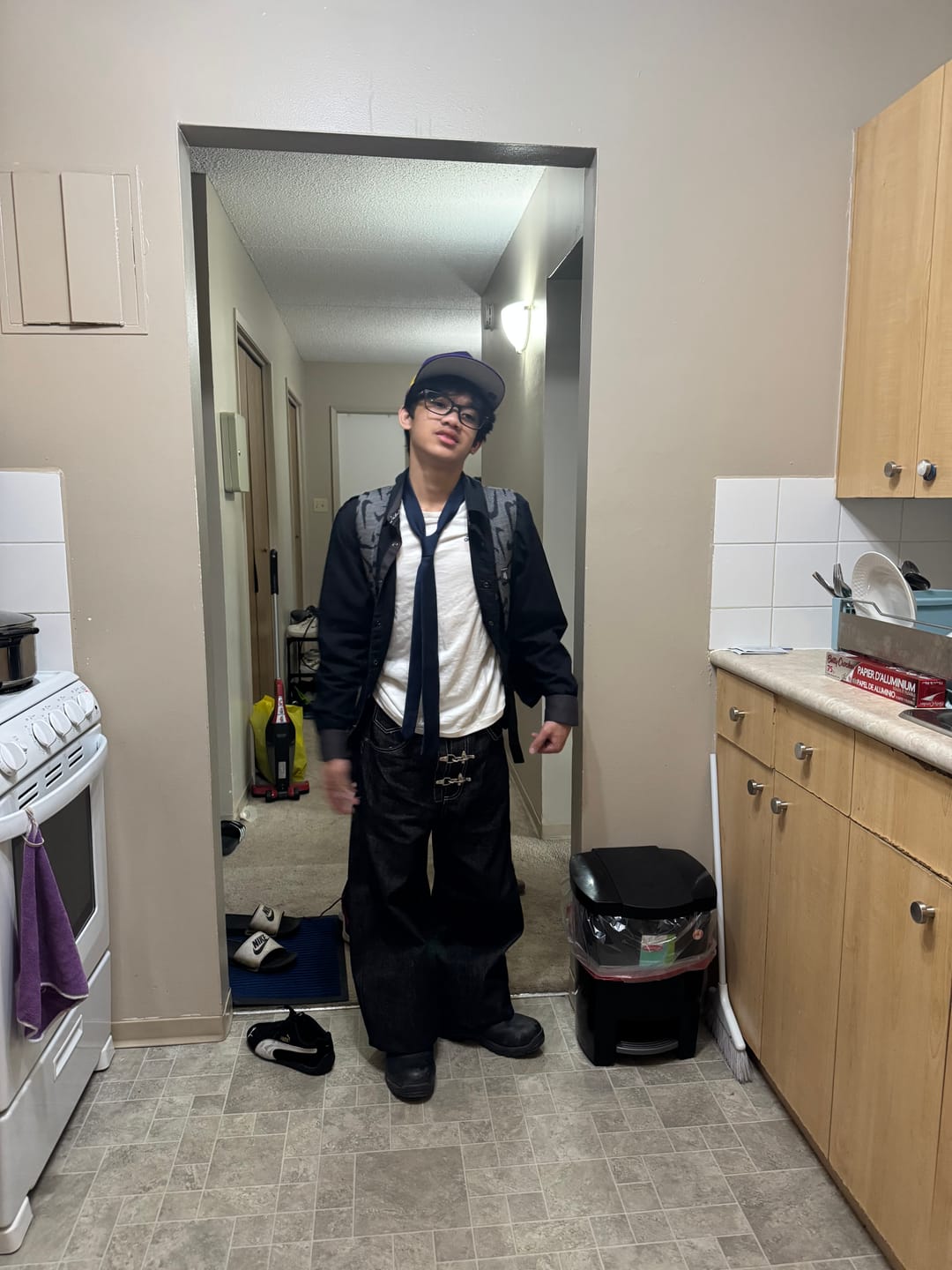 Customer photo review of Aelfric Eden Metal Button Raw Baggy Barrel Jeans