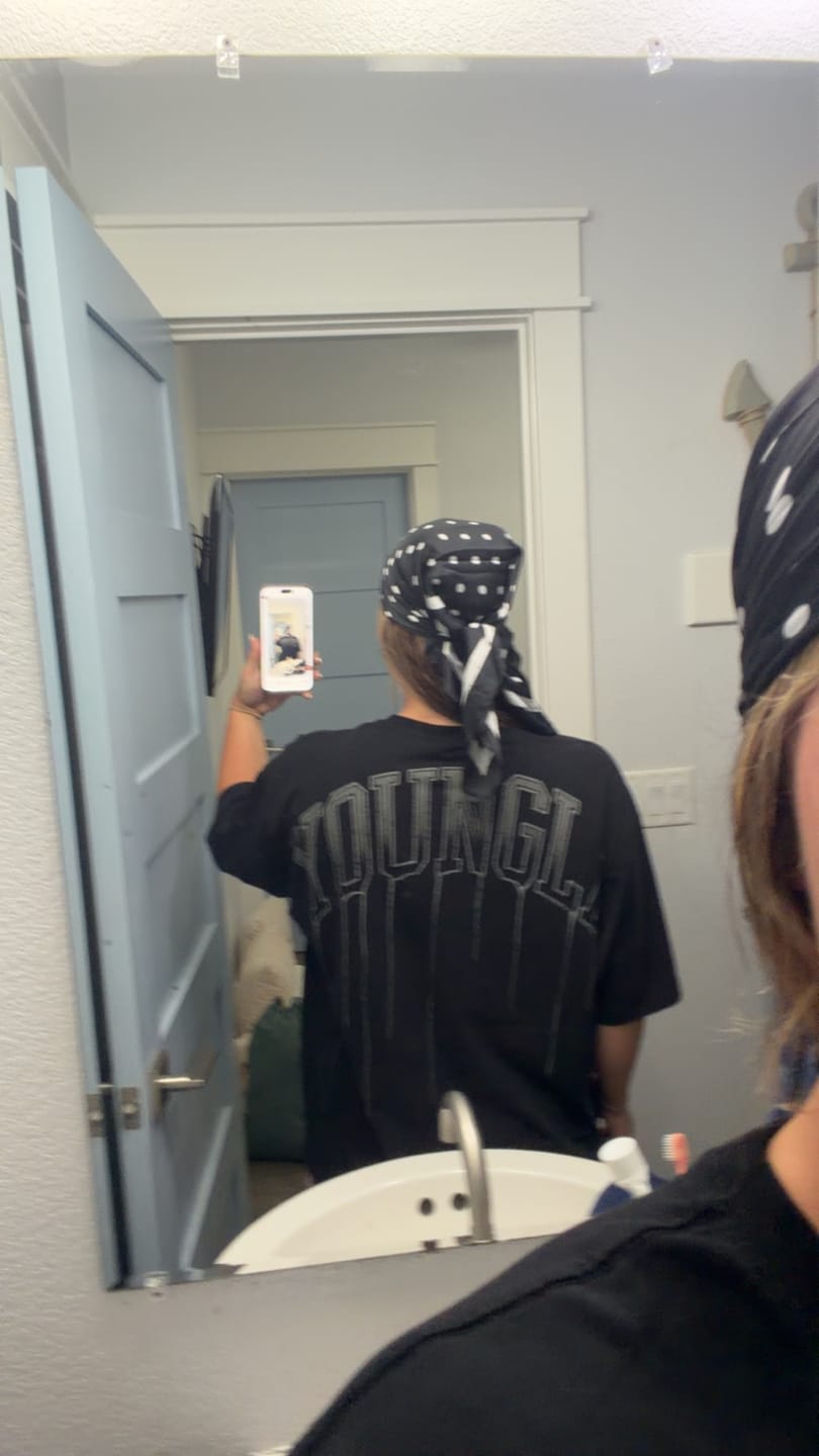 Customer photo review of W428 - Drip Oversized Tee