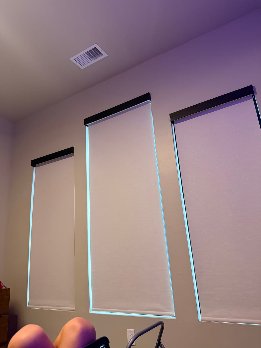Customer photo review of SmartWings Motorized Roller Shades 100% Blackout Essential