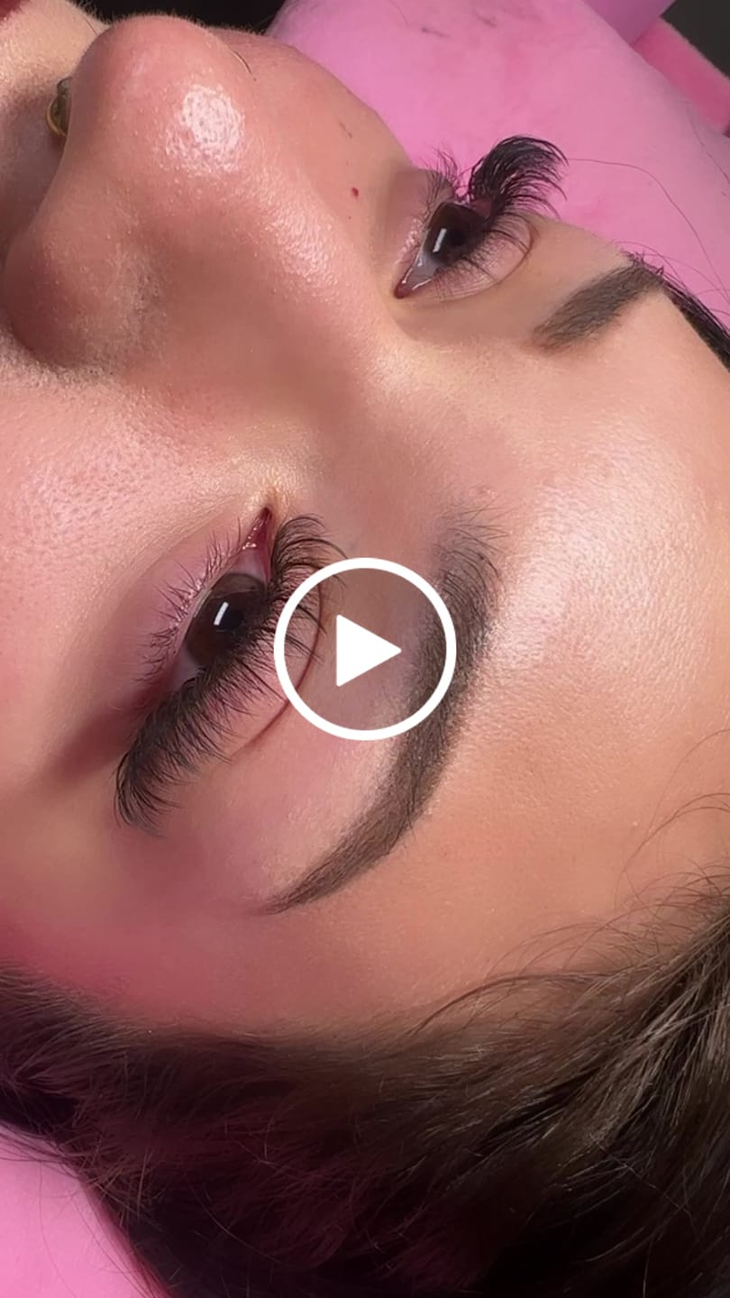 Customer video review of Dark Volume Lashes Mixed