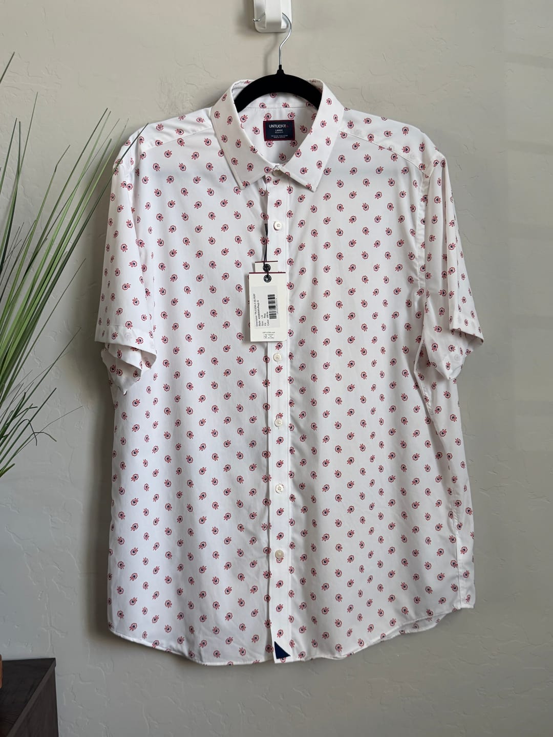Customer photo review of Men's UNTUCKit Mixed Grade Returns NWT/NWOT (40pcs)