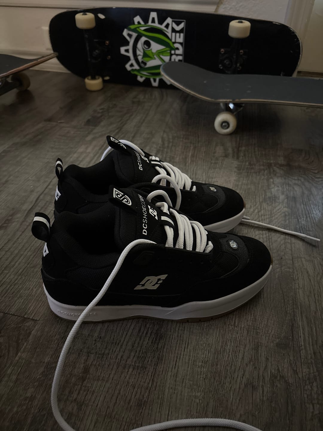 Customer photo review of DC JS2 SHANAHAN BLACK WHITE