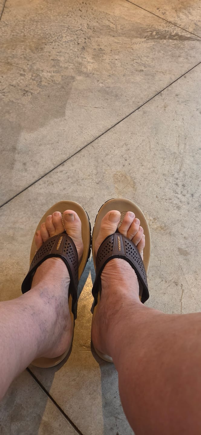 Customer photo review of Ramble Lite - Wide Toe Slippers