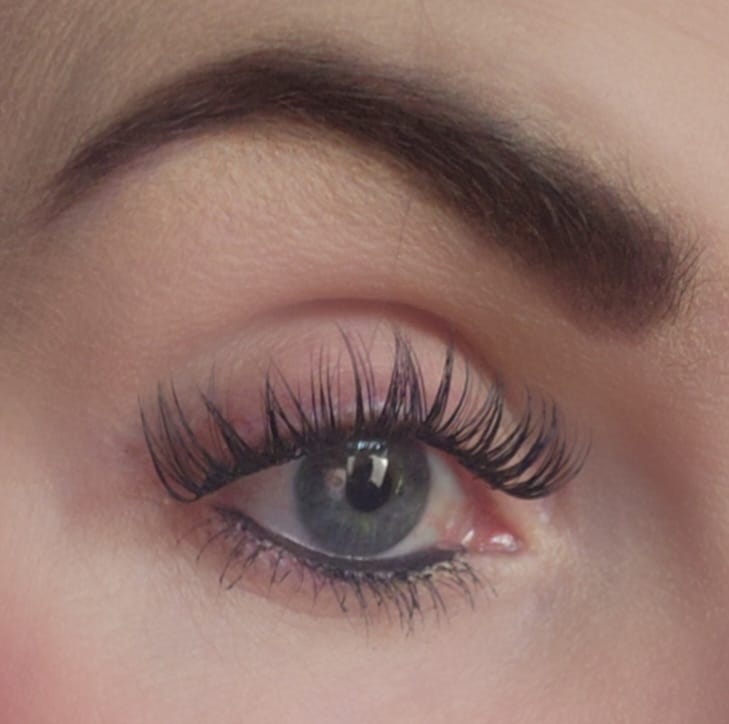 Customer photo review of Flora Lash Kit