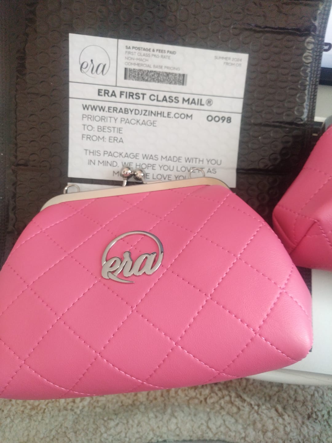 Customer photo review of ERA Mini Kisslock Chain Bag – Pink