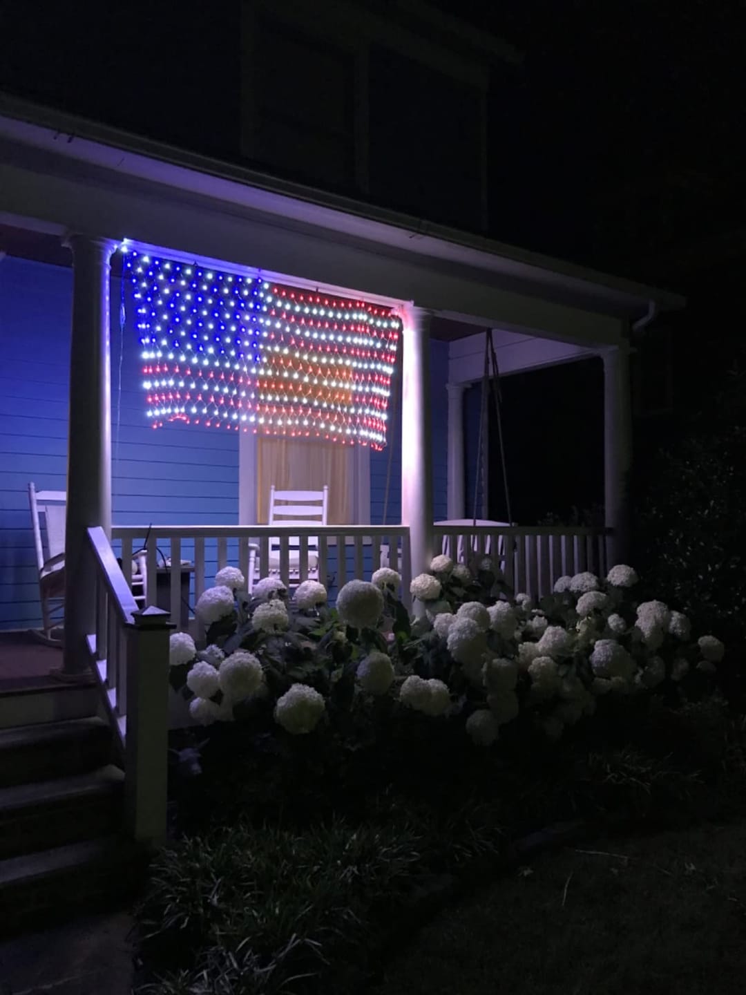 Customer photo review of Custom Solar-Powered National Flag Net Lights - Commemorative and Fun Outdoor Decorations