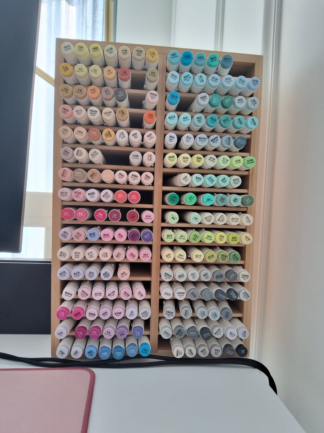 Customer photo review of Ohuhu Bamboo Marker Organizer