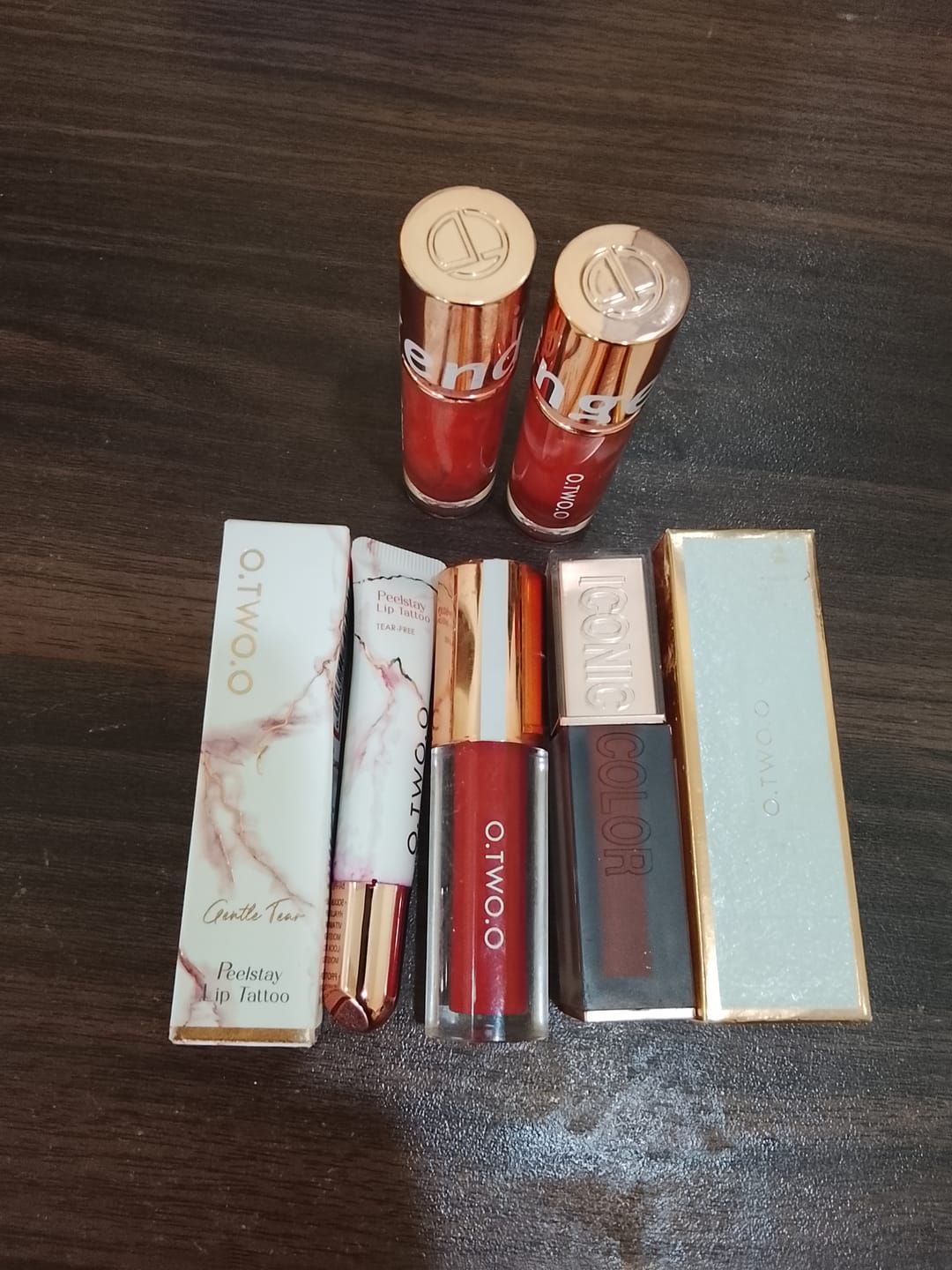 Customer photo review of O.TWO.O ULTRA STAY LOLEPOP LIPSTICK