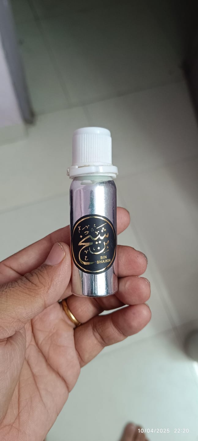 Customer photo review of Bin Shaikh  By Al Ahmed (25ml) | LONG LASTING FRAGRANCE PERFUME FOR MEN AND WOMEN | 100% ALCOHOL FREE ATTAR PERFUME | 25ml | Free 6ml Roll on Empty Bottle