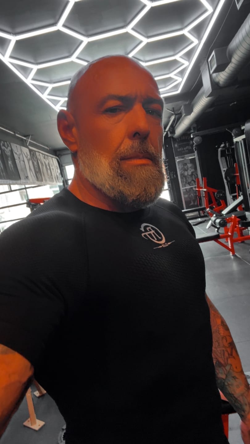 Customer photo review of COMPRESSION T-SHIRT