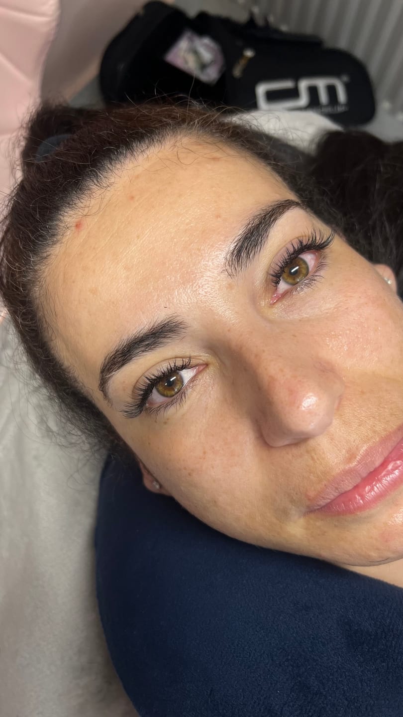 Customer photo review of Flat Lashes Mixed