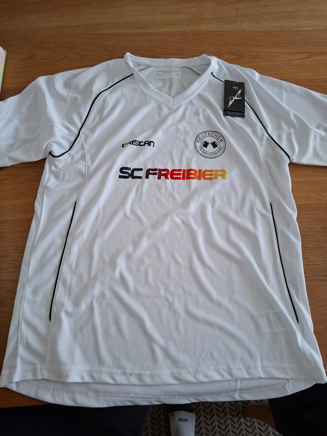 Customer photo review of TRINKVEREINE - Personalisierbares Team Trikot