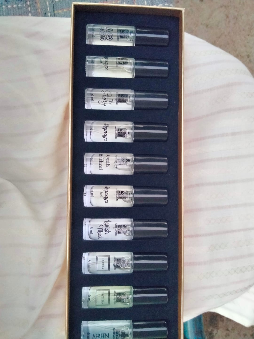 Customer photo review of Perfume Sample Discovery Set – 10 Mini Perfume Sprays (6ml Each)