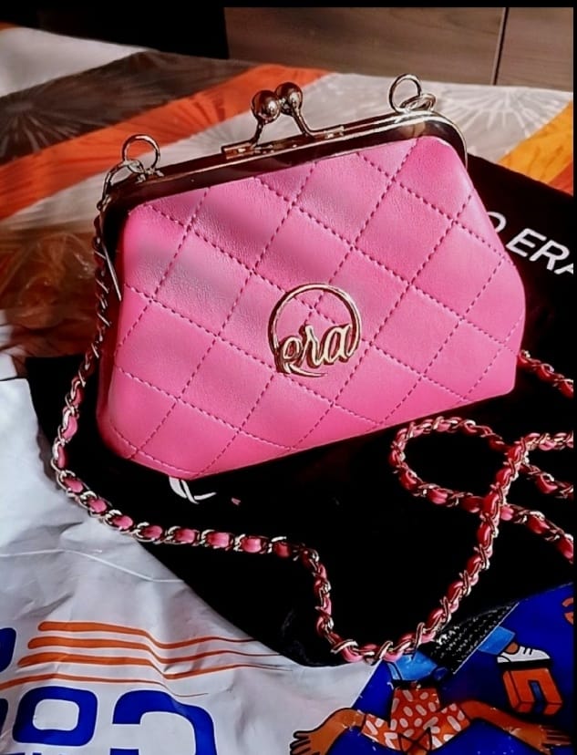 Customer photo review of ERA Mini Kisslock Chain Bag – Pink