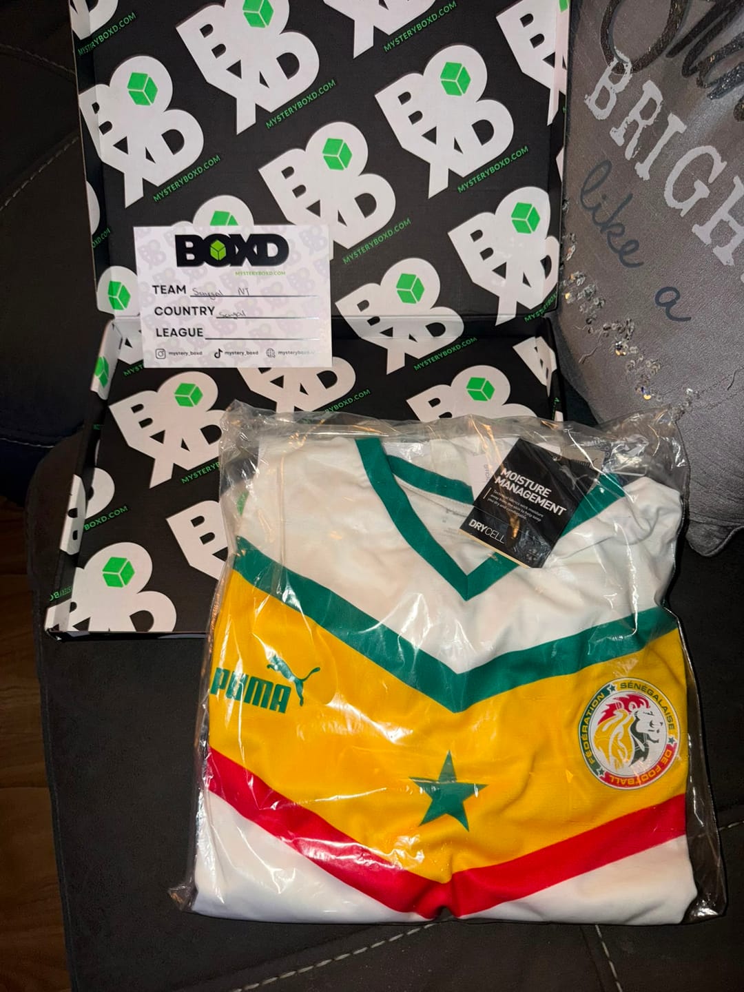 Customer photo review of Men's Football Shirt & Ball Bundle Mystery Box