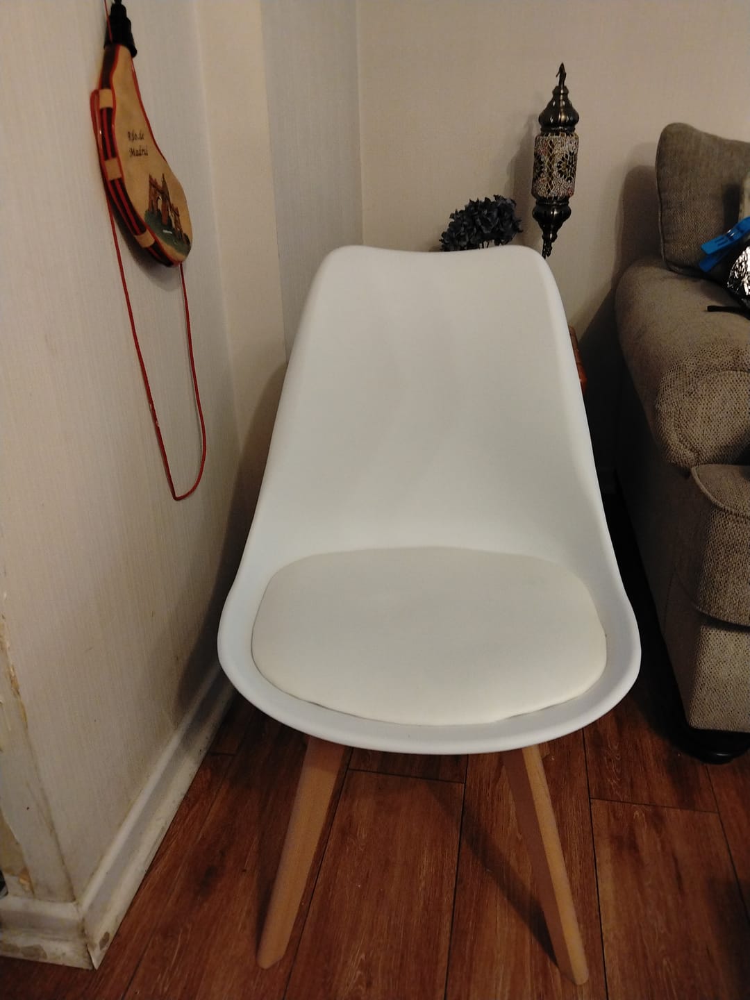 Customer photo review of Silla Tulip Oak Acolchada