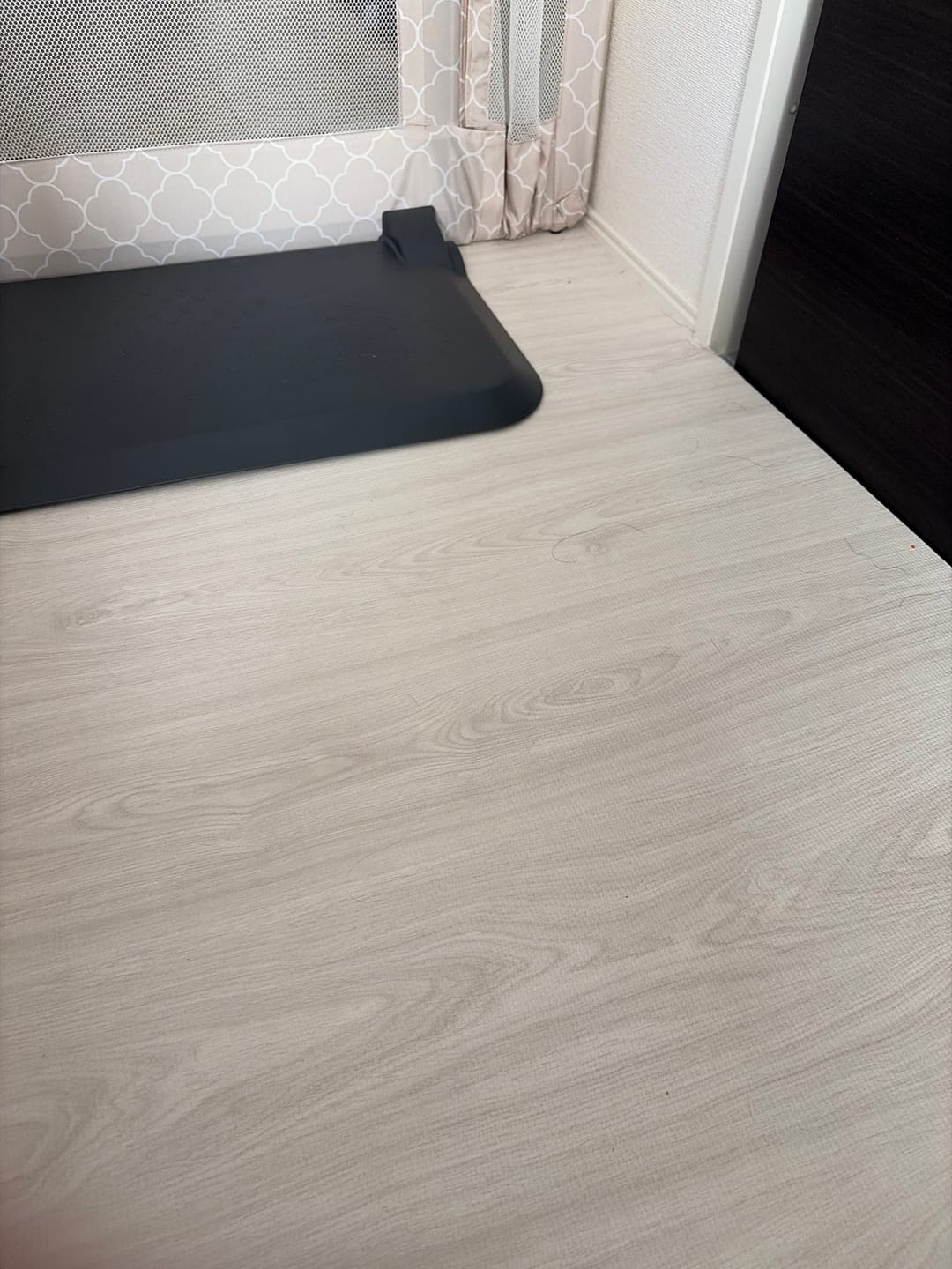 Customer photo review of 【メーカー廃盤商品のため売り切り特価】PARKLON DIYペットロールマット 幅が選べる５サイズ　厚み1.2cm長さ700cm