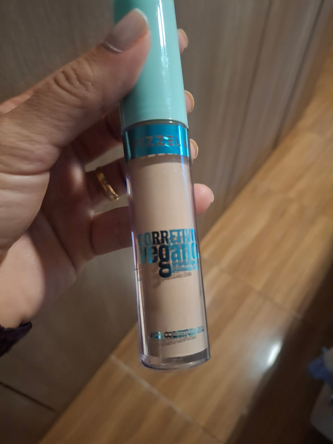 Customer photo review of Corretivo Líquido Matte - Vizzela