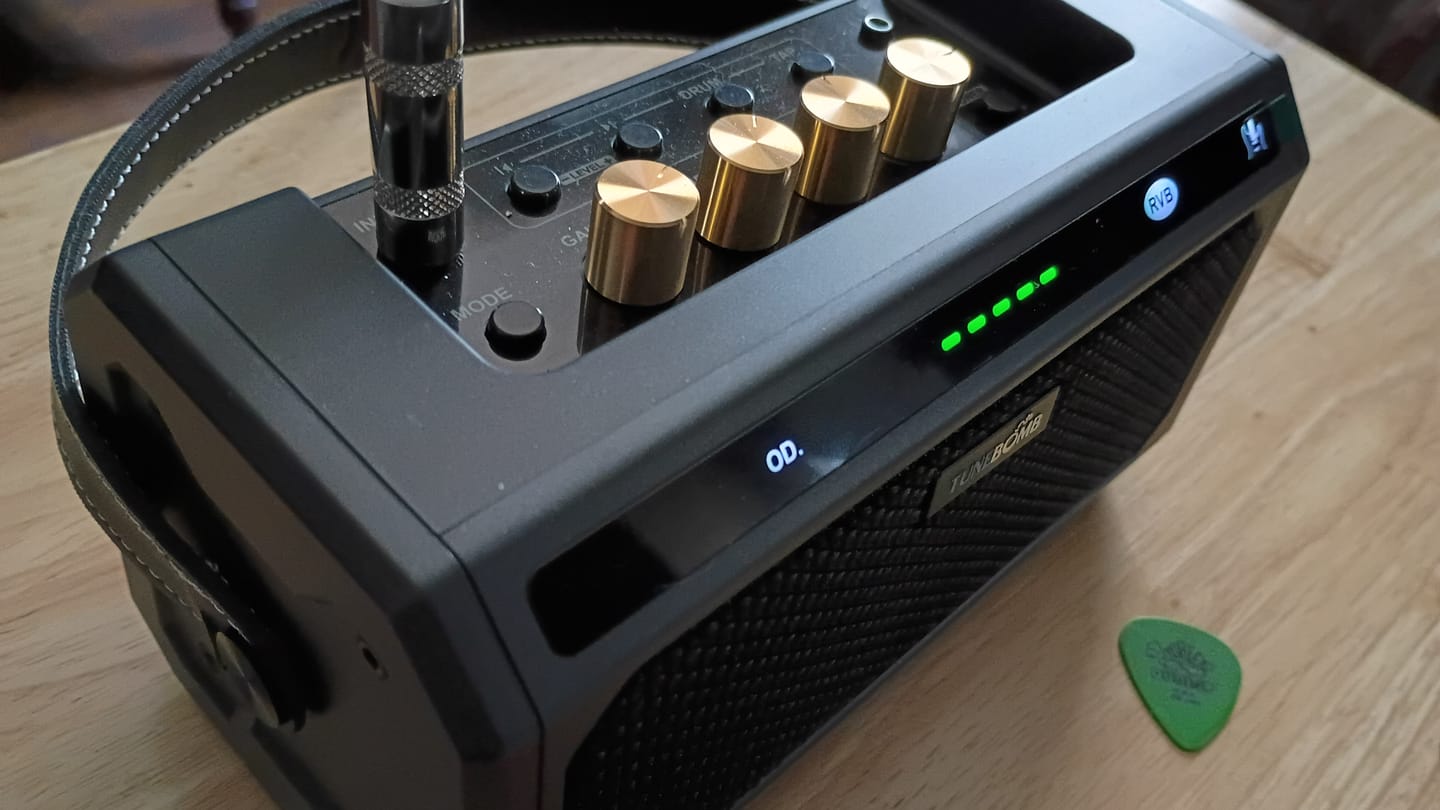 Customer photo review of TuneBomb 10W Portable, Rechargeable Practice Mini Amp – For Guitar & Bass