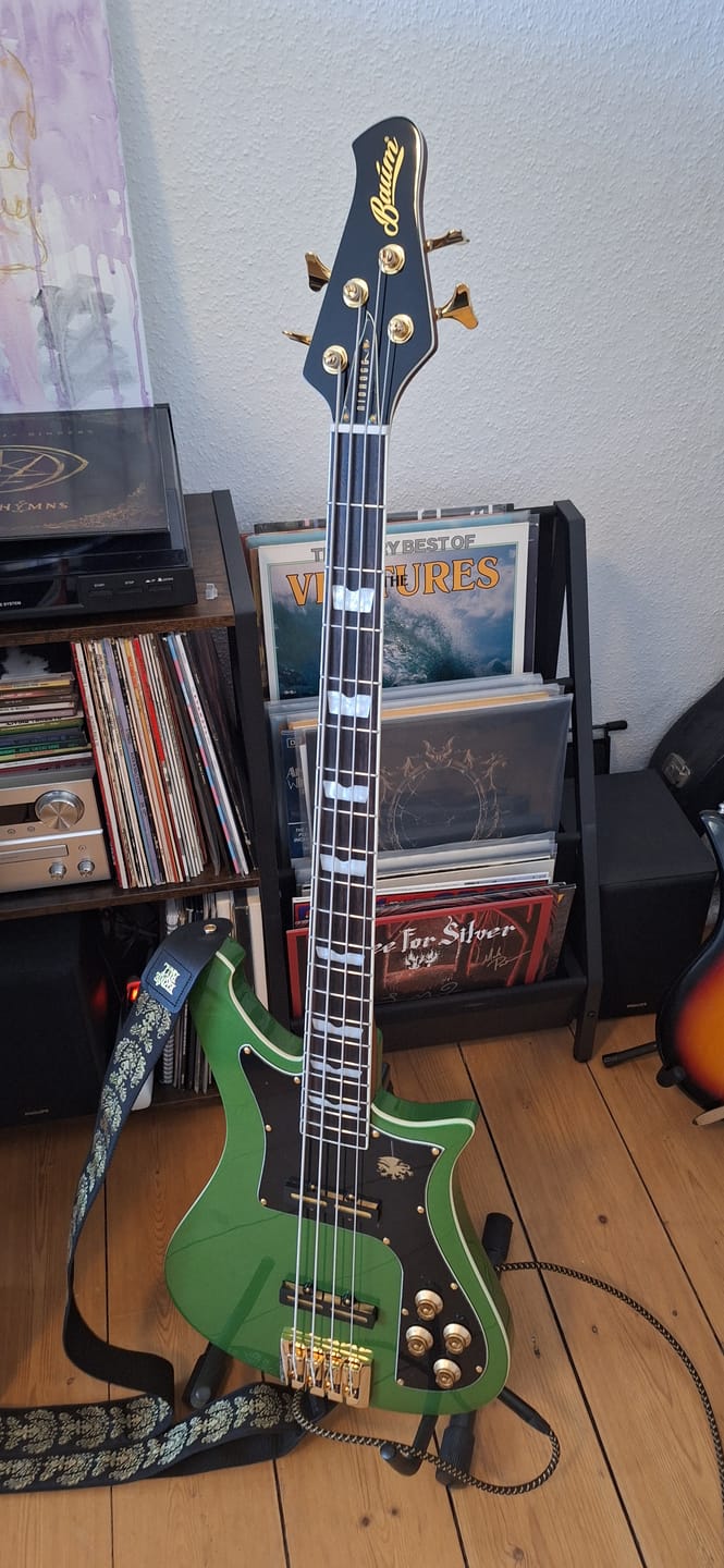 Customer photo review of Nidhogg Bass - Mamba Green