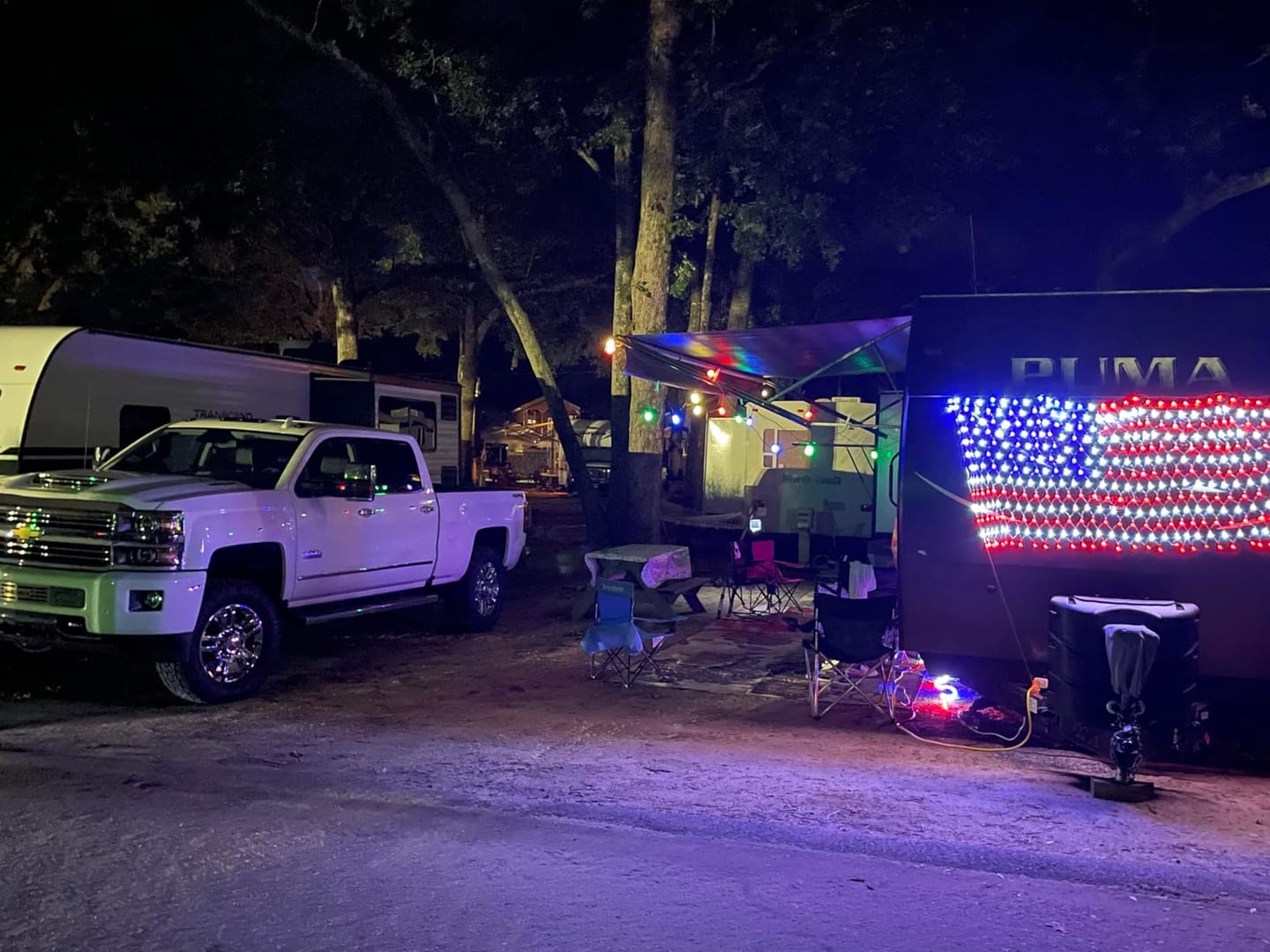 Customer photo review of Custom Solar-Powered National Flag Net Lights - Commemorative and Fun Outdoor Decorations