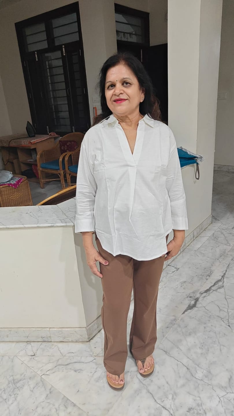 Customer photo review of Women White Linen Blend Pleated Top