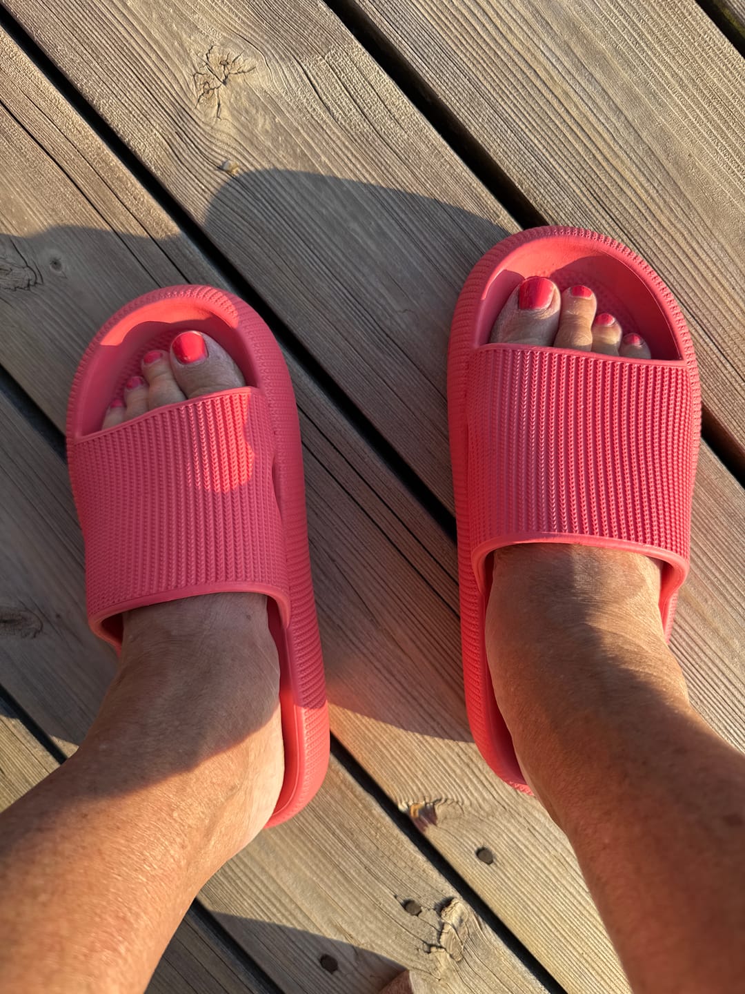 Customer photo review of HappyFlops Original