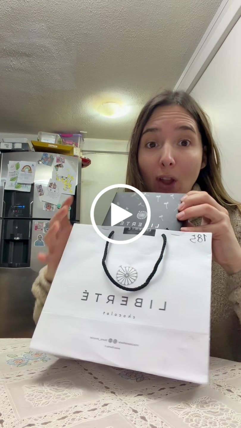 Customer video review of Arma Tu Caja 9 Bombones