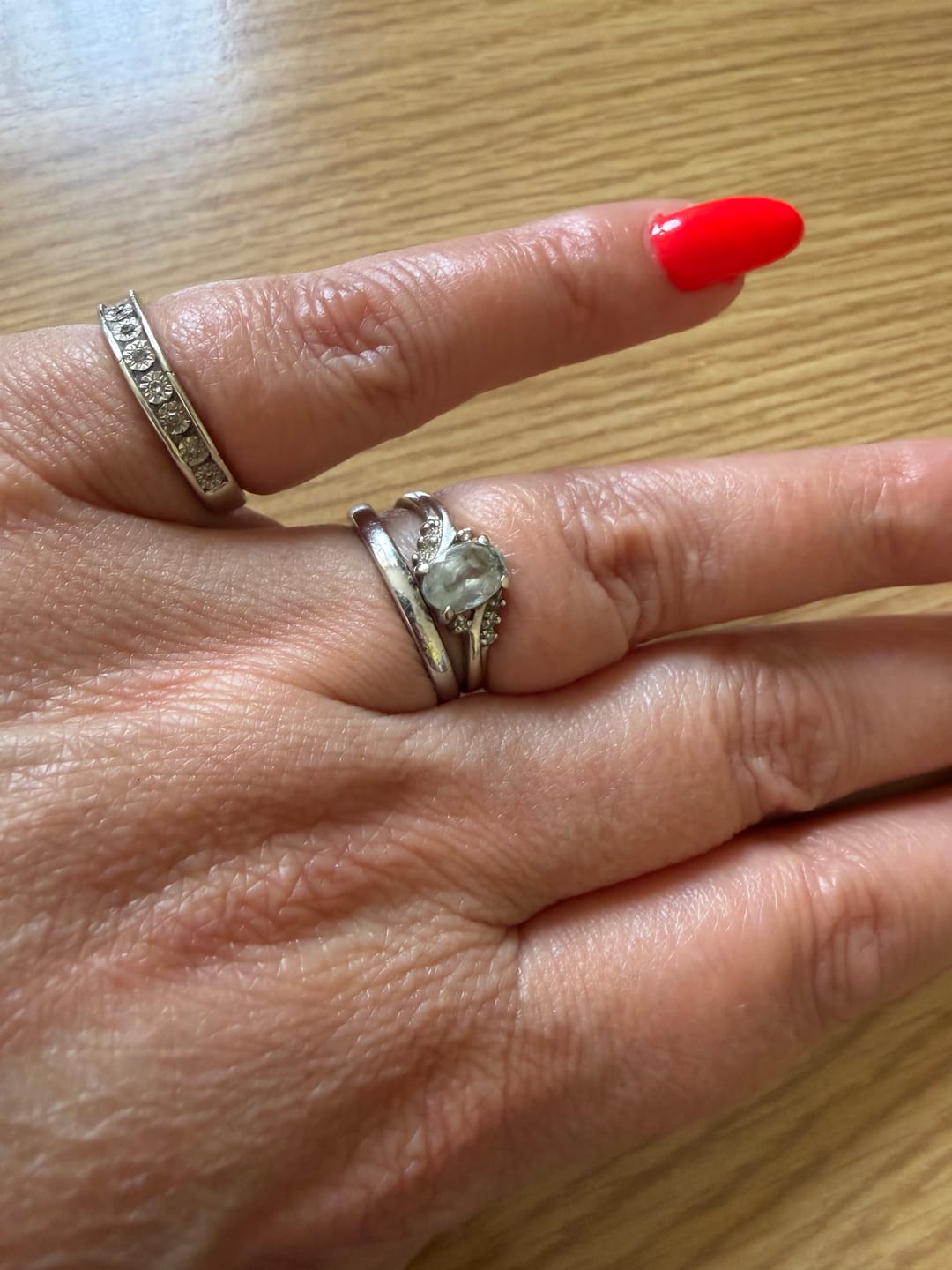 Customer photo review of White Gold 2mm Wonder Ring