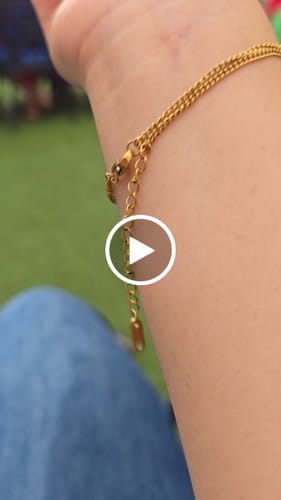 Customer video review of Pulsera Heart String