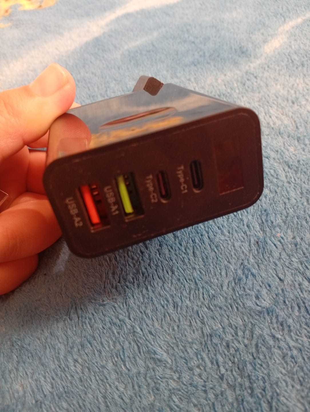 Customer photo review of Incarcator Retea Timebox, 4 Porturi, 45W, 2 x Type-C, 2 x USB, Negru