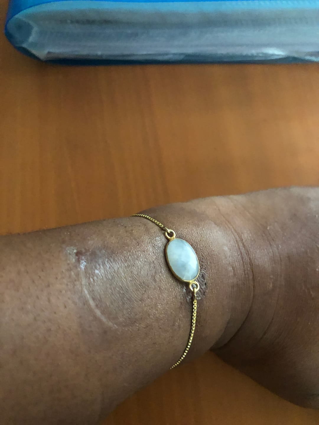 Customer photo review of Bracelet Fertilité Pierre de Lune - Désir d'Enfant & Bien-Être Féminin
