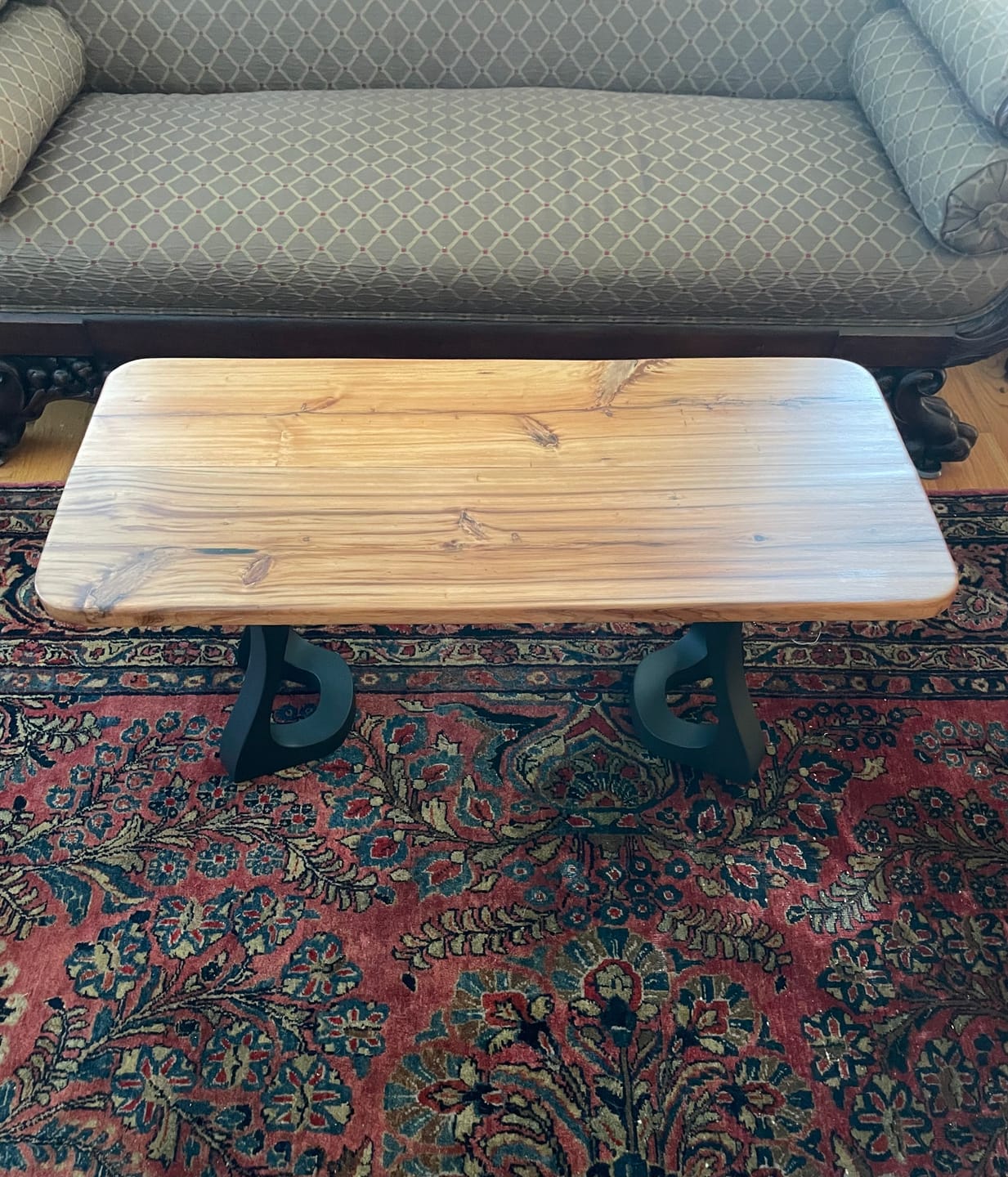 Customer photo review of Bench Legs 117/130 Uzar 16" H for Live Edge Table Top, DIY Projects