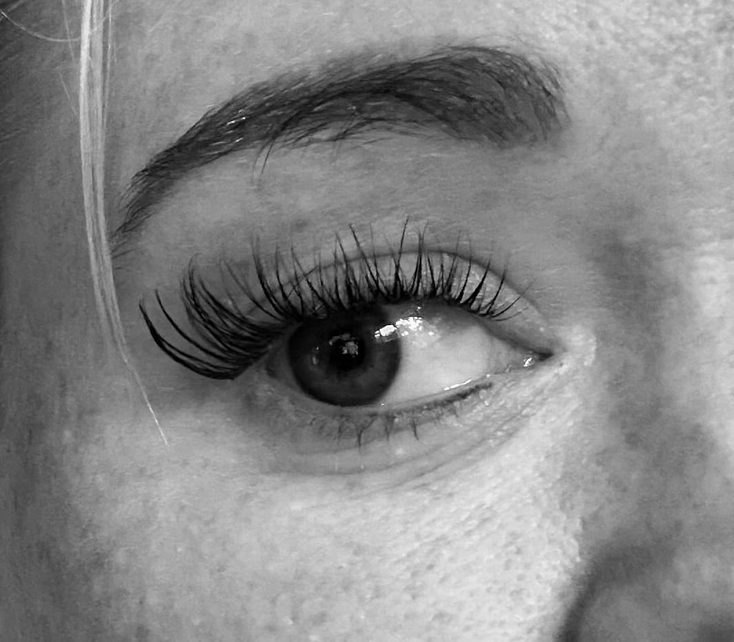 Customer photo review of Venus Lash Kit