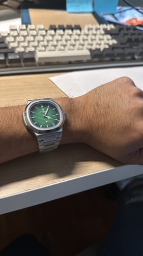 Customer photo review of Poedagar Deluxe Edition® Watch