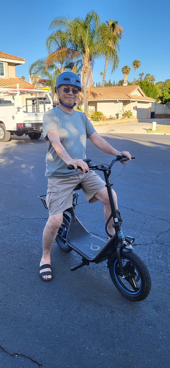 Customer photo review of Adult E-Bike & Scooter Helmet for Men & Women