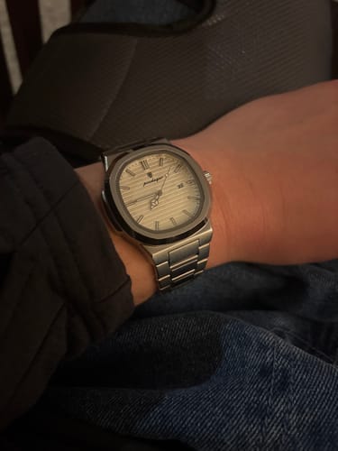 Customer photo review of Poedagar Deluxe Edition® Watch