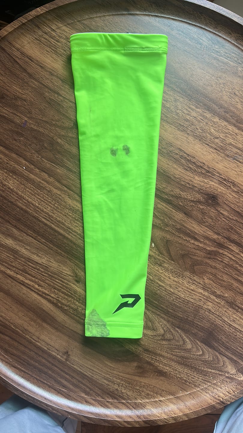 Customer photo review of Phenom Elite Nano-Stretch Compression Sleeve - Team Colors