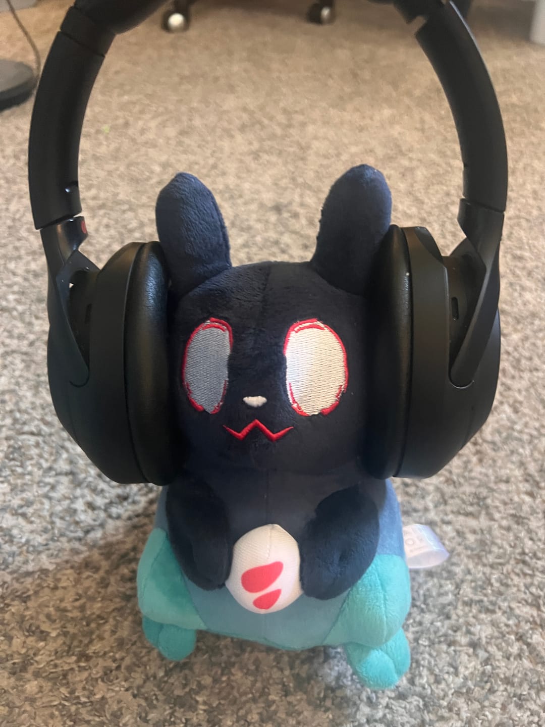 Customer photo review of Rain World - Inv Slugpup Plush