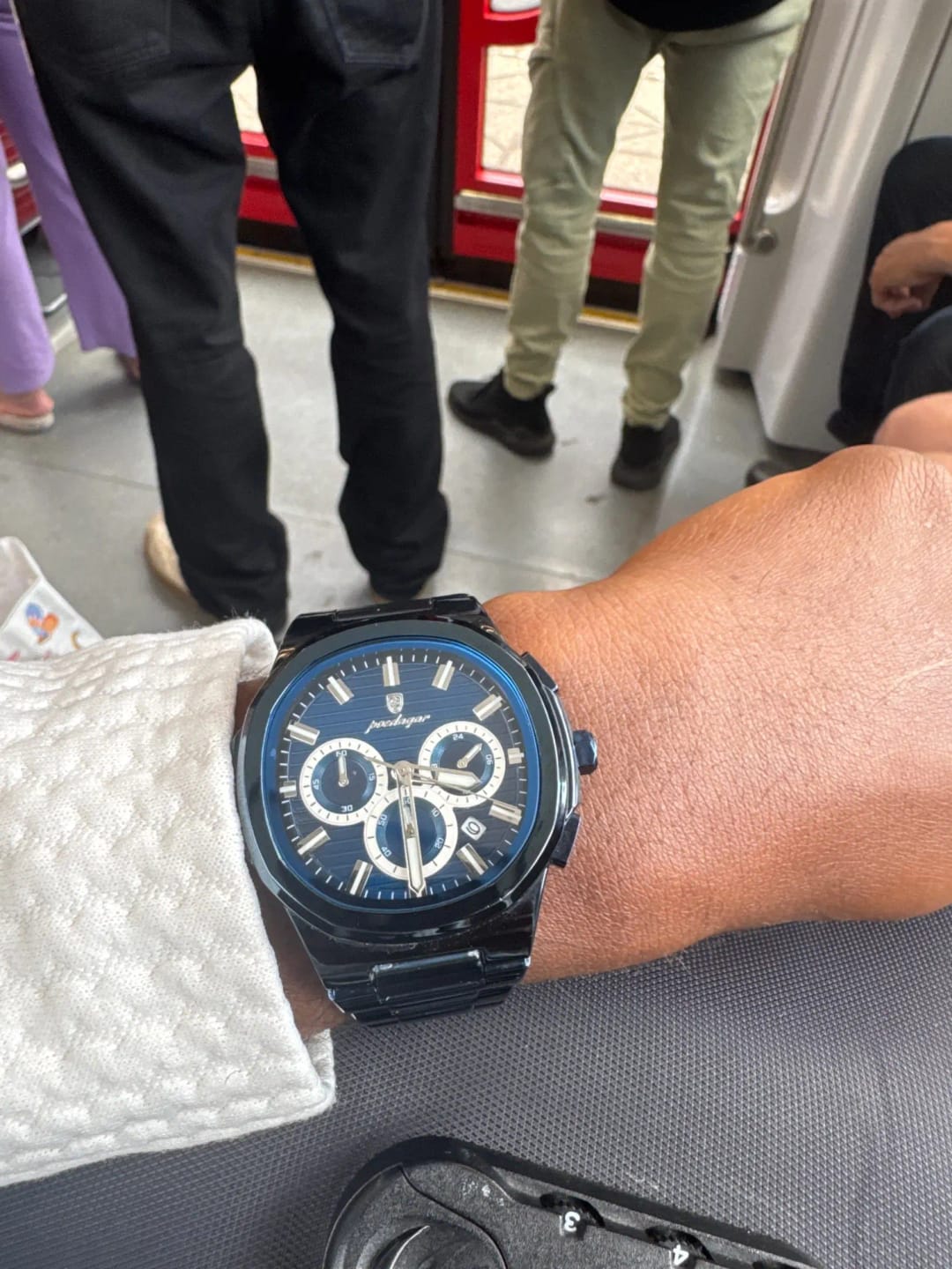 Customer photo review of Poedagar Horus® Watch