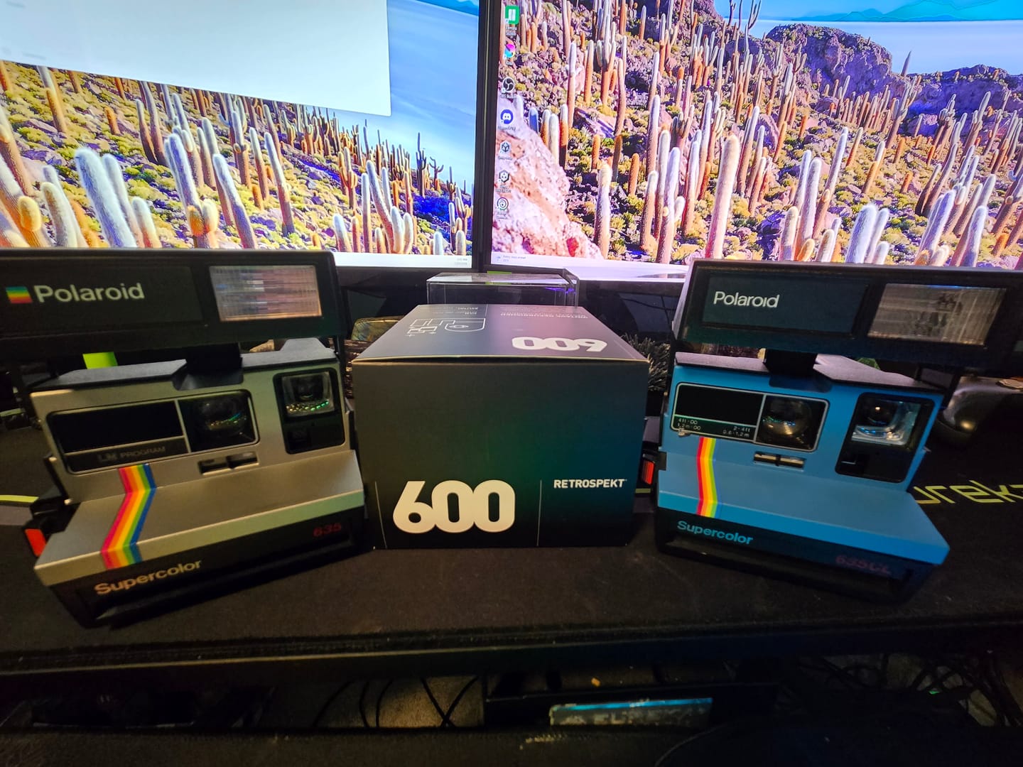 Customer photo review of Polaroid 600 Supercolor 635 CL Blue Instant Film Camera