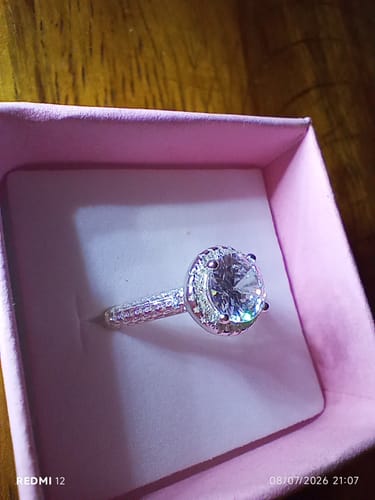 Customer photo review of Anillo Zirconia Blanca