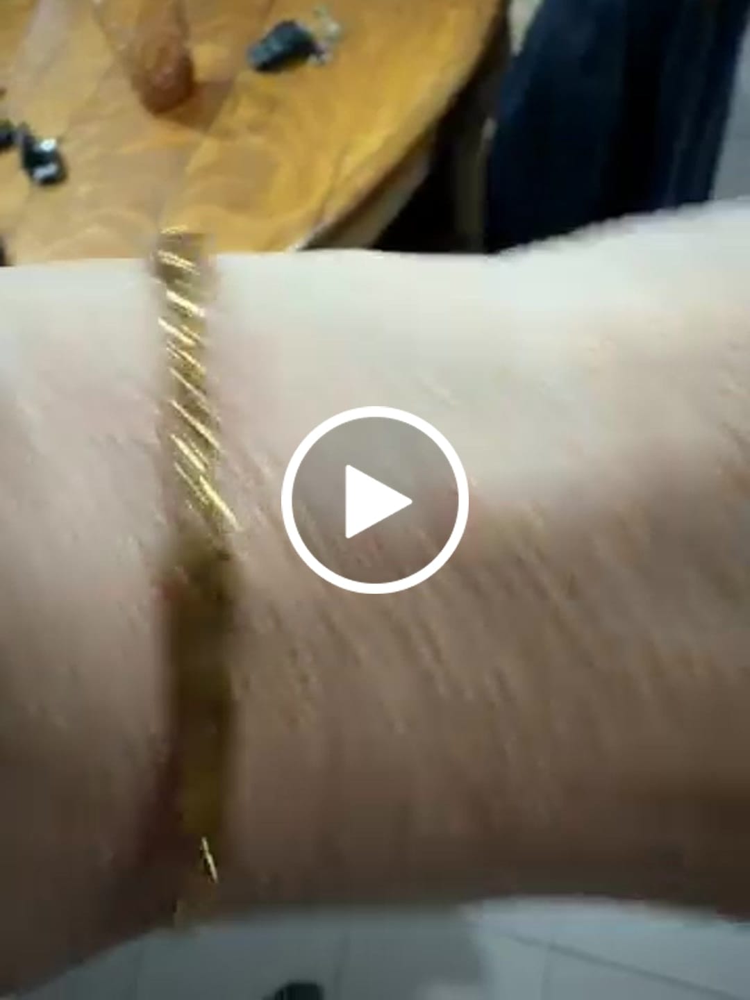 Customer video review of Pulsera personalizada con nombre