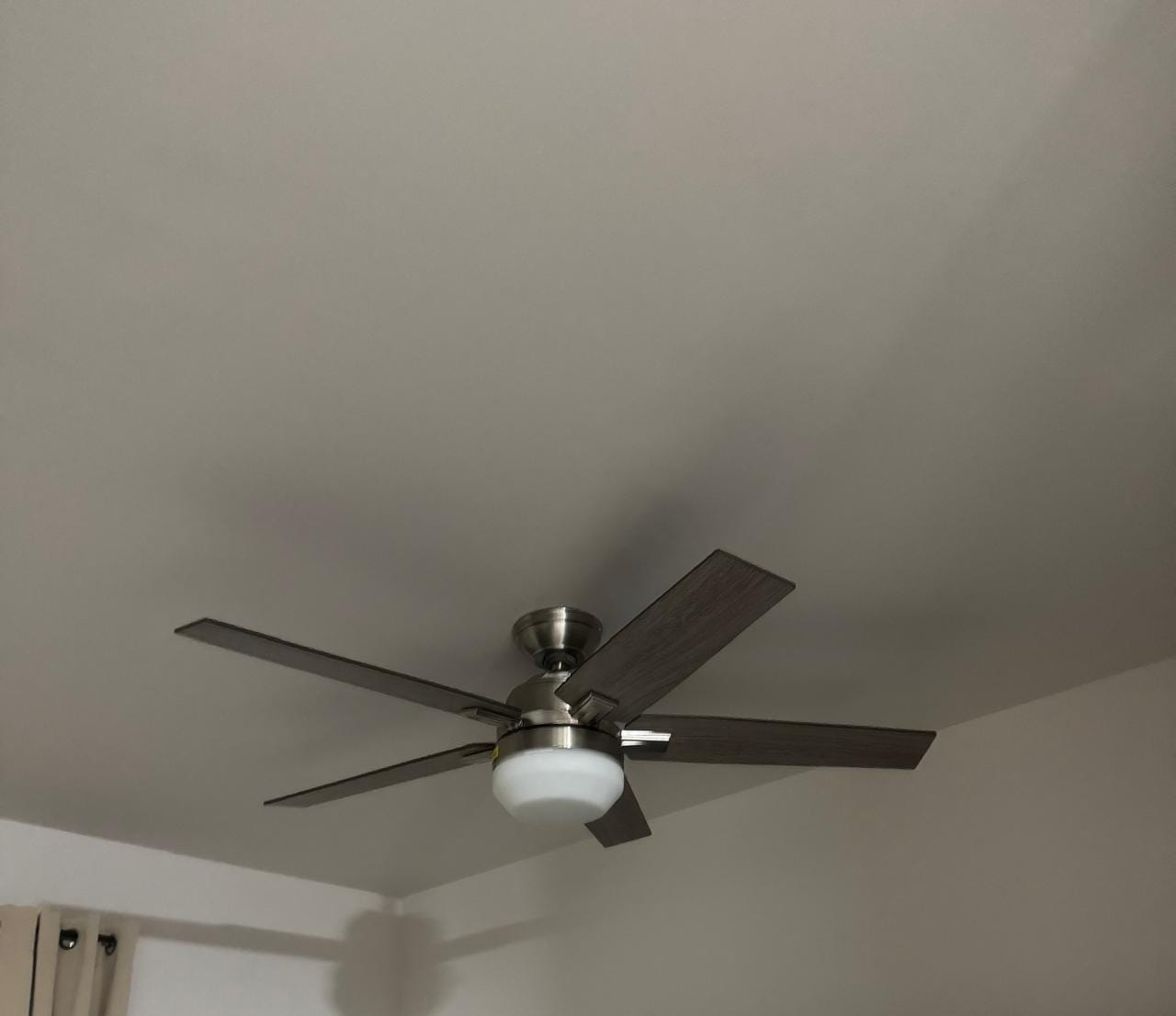 Customer photo review of Ventilador de Techo Apex II con Luz LED 52 pulgadas