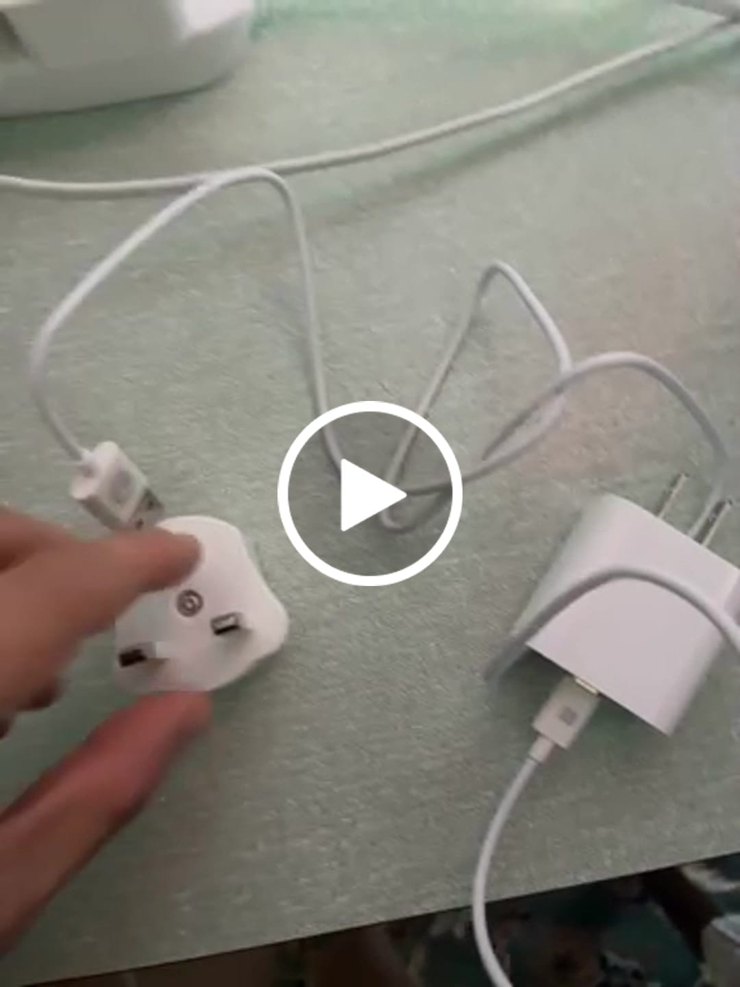 Customer video review of Apple Original USB-C Power Adapter 2 Pin Plug - 20W - Free Charging Cable