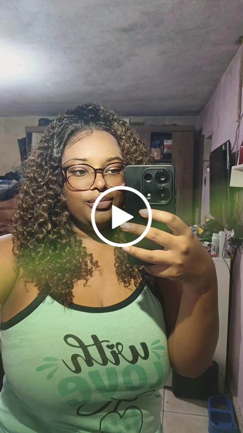 Customer video review of Lace Front Reya Castanho Luzes 10C Cacheada - Repartição Livre 13x4